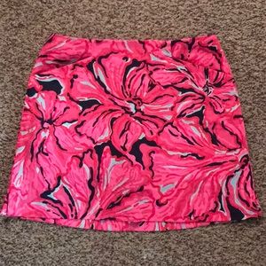 Lilly Pulitzer flirty navy skort. Size 0